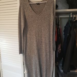 Long sleeve V-neck Sweater Dress